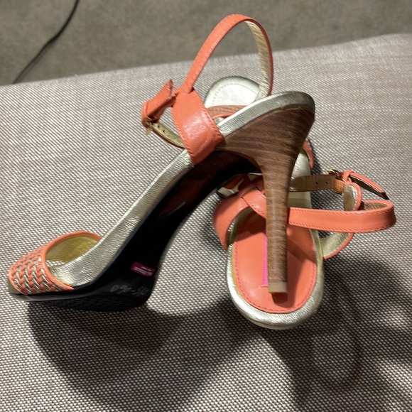 Isaac Mizrahi Stilettos.  Never Worn.  Orange and Gold. - Picture 7 of 8